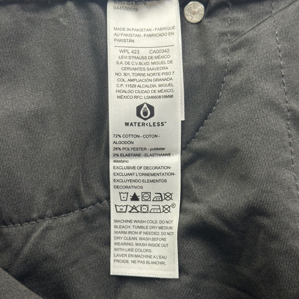 Signature Levi Strauss Totally Shaping Pull-On Skinny Black Jeans 18L W34 L32 - Picture 5 of 16